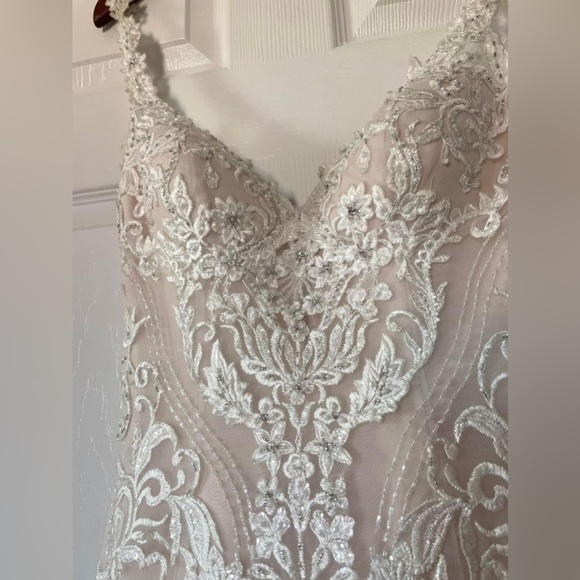 Essence Bridal Collection; Ivory w blush tone underneath;size 4-6(Bride size 10) - Picture 7 of 10